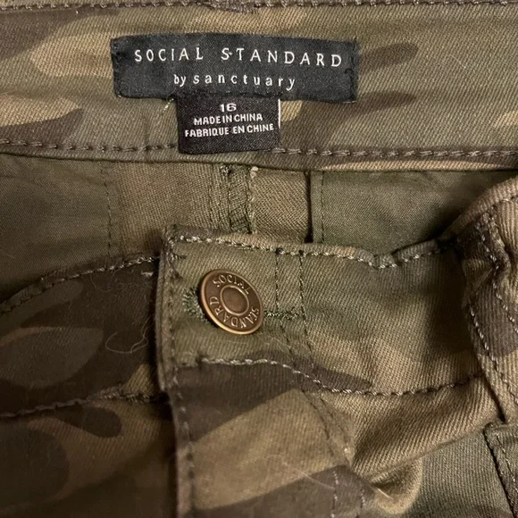 Social Standard by Sanctuary Women's Logan Utility Pants - Picture 3 of 5